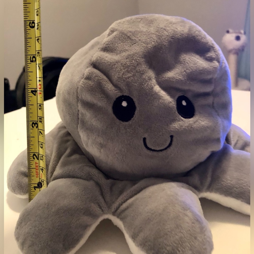 Reversible plushie octopus